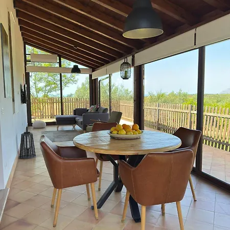 Azienda Agrituristica Baglio Carta 巴莱斯特拉泰